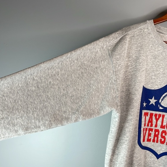 Taylors Version Football Sweatshirt Lock The Label Grey Graphic Crewneck Size XL - Picture 5 of 11